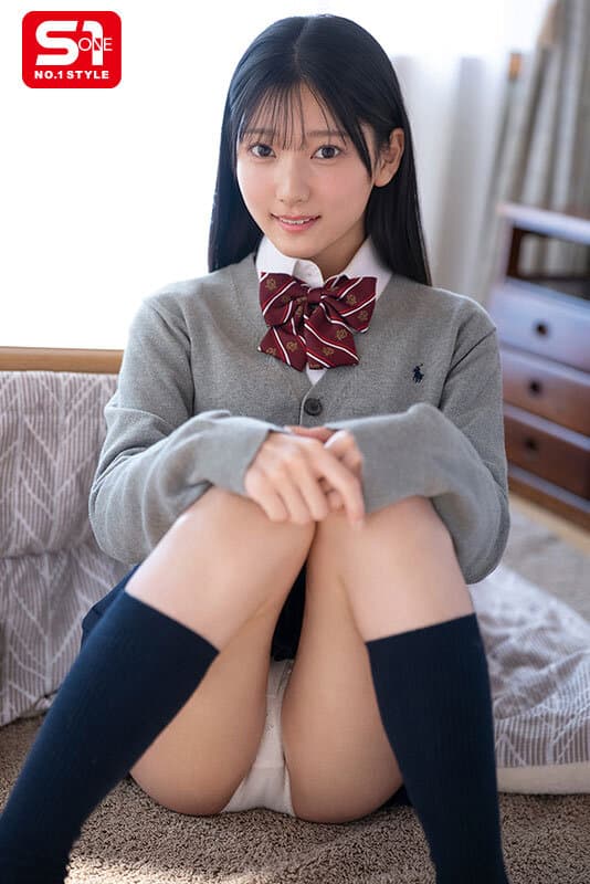清楚な妹の不注意パンチラに飛び込みたい。可愛い義妹と僕の年末年始の出来事― 初美なのか